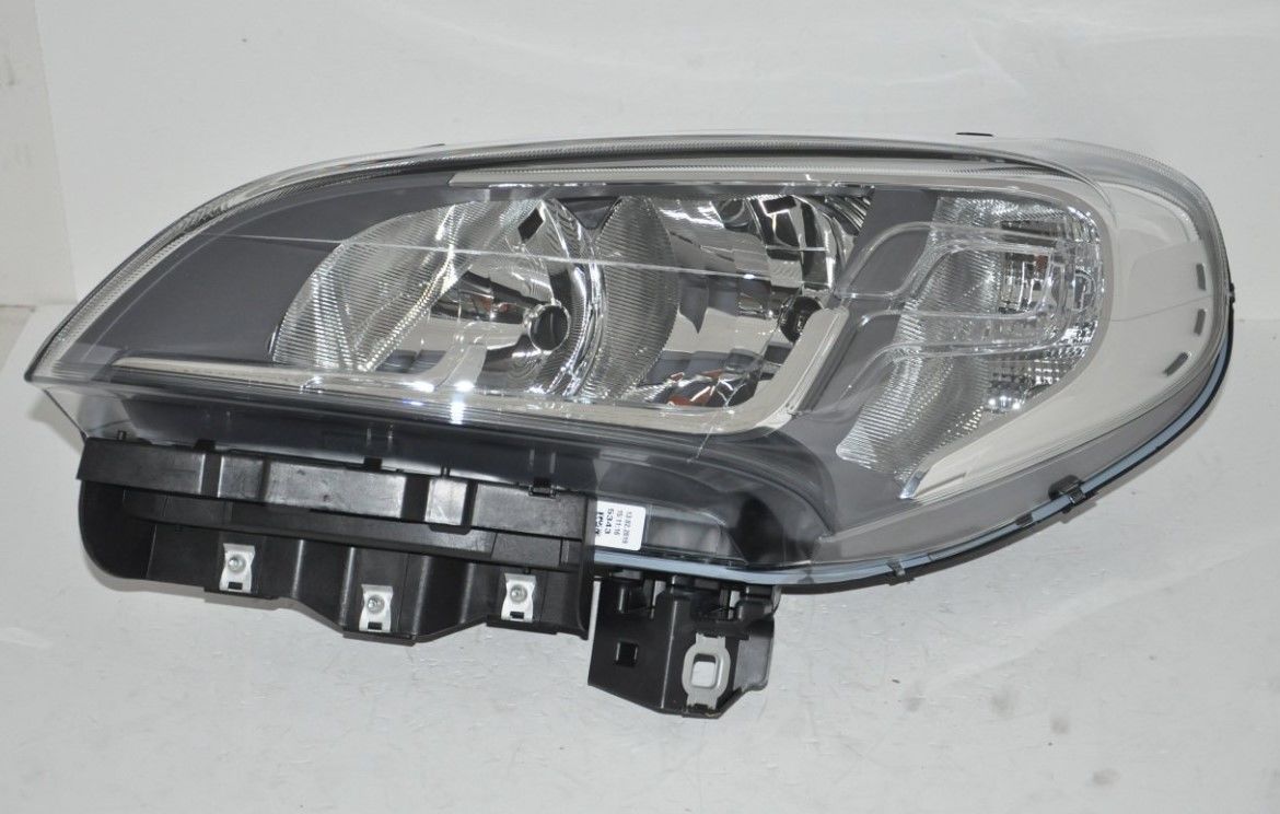 Fiat Doblo 2015 Sonrası Sağ Far ( Krom Çerçeveli ) Orijinal Opar Marka 52109256