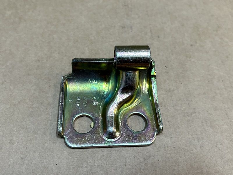 Fiat Albea 1.2 8V Kapı Menteşesi Üst Sol Sabit Olan Orijinal OPAR 46816525