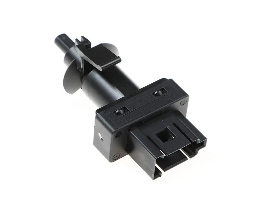 Mercedes W212 Debriyaj Pedal Müşürü Hella Marka A0065451014