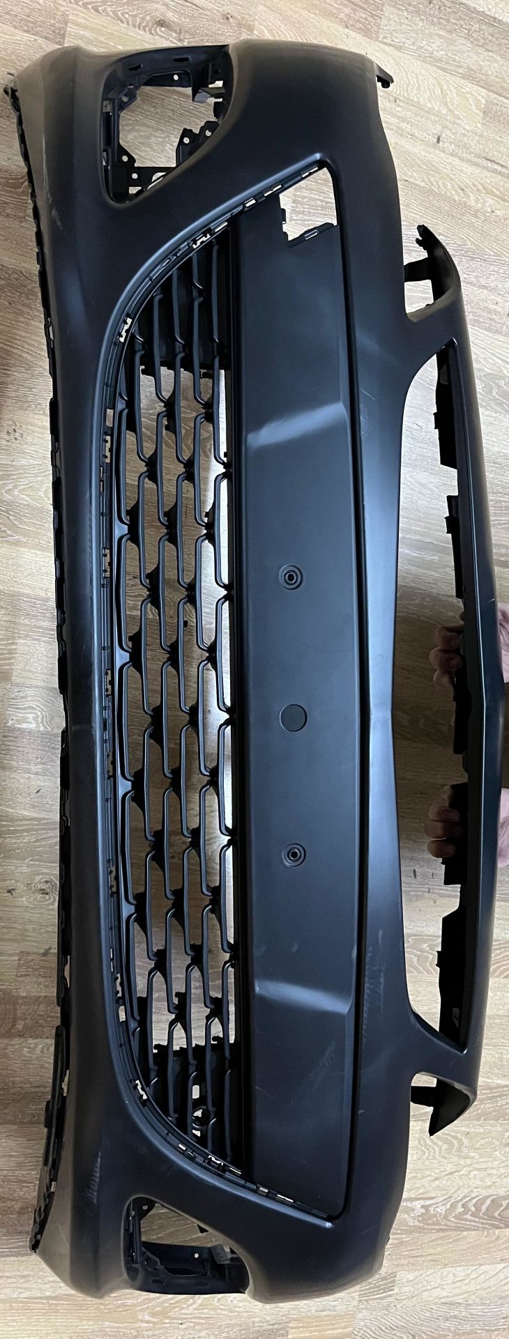 Opel Astra J Makyajlı Kasa Ön Tampon Izagara Ve Plakalık Üstünde 1401032